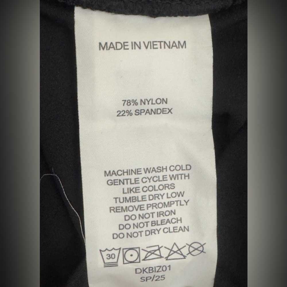 Quince Black Ultra-Form High-Rise Legging / Low Compression Inseam 25” MediumNWT - Picture 9 of 11